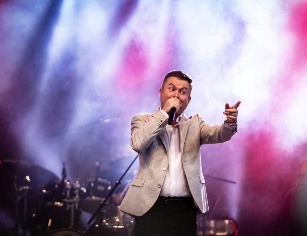 Michael English Announced as Headliner for Country Music Day