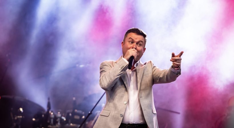 Michael English Announced as Headliner for Country Music Day